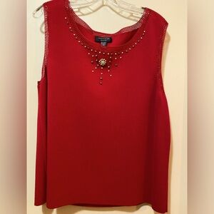 Sleeveless women’s shell